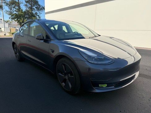 Used 2023 Tesla Model 3 Standard Range RWD image 2