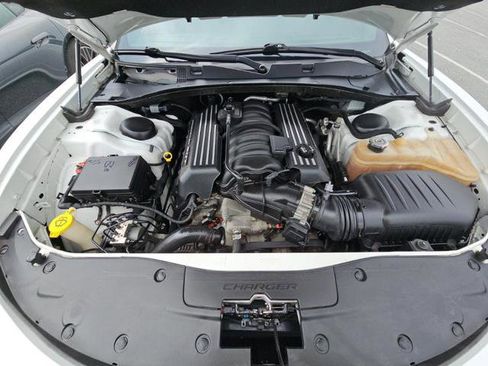 Used 2018 Dodge Charger R/T Scat Pack image 12