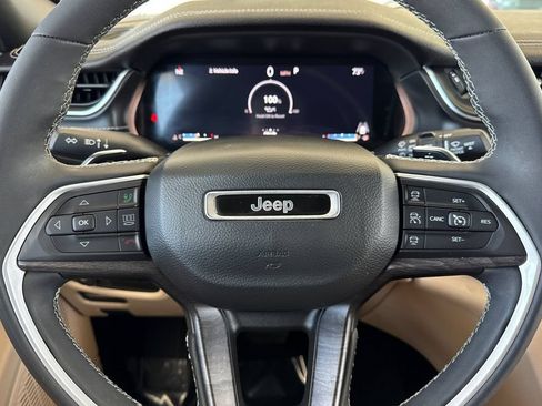 Used 2023 Jeep Grand Cherokee Limited AWD/4WD image 28