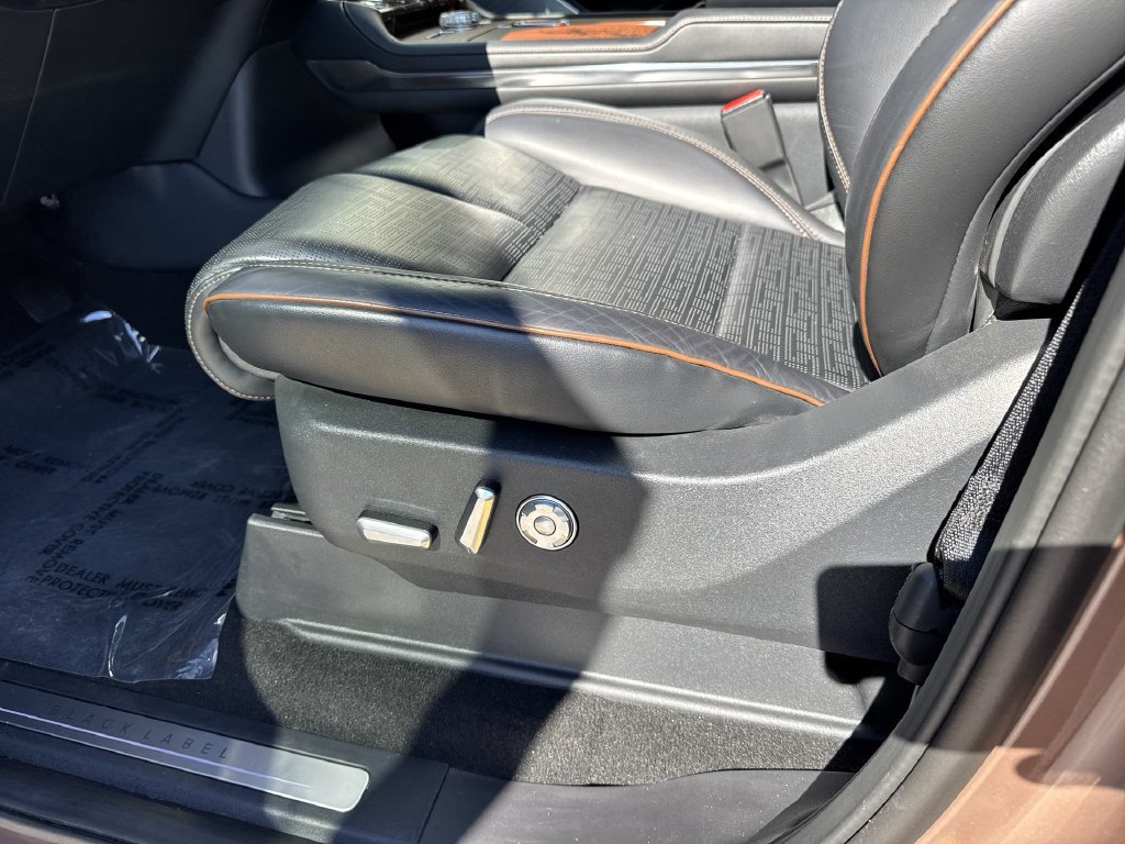 Certified 2026 Lincoln Navigator Black Label AWD/4WD image 14