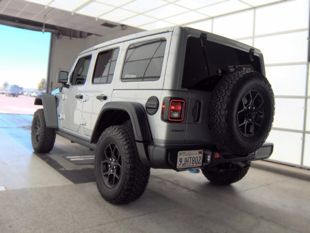 Used 2024 Jeep Wrangler Unlimited AWD/4WD image 4