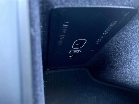 Used 2023 Volvo XC90 T8 Plus w/ Protection Package image 37