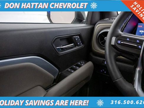 Used 2024 Chevrolet Colorado ZR2 w/ ZR2 Convenience Package III image 18