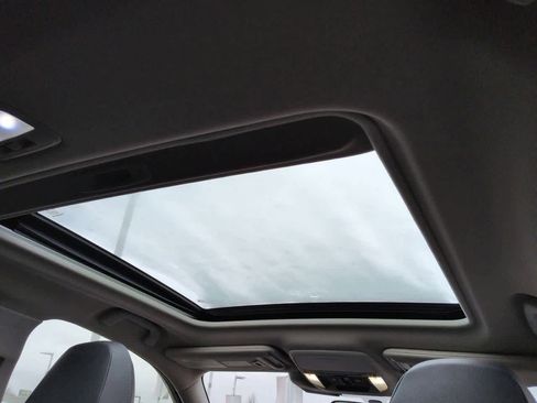 Used 2022 Subaru Forester Limited image 22