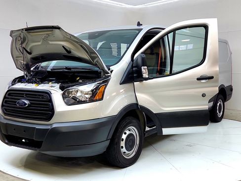 Used 2020 Ford Transit 150 Low Roof RWD image 10