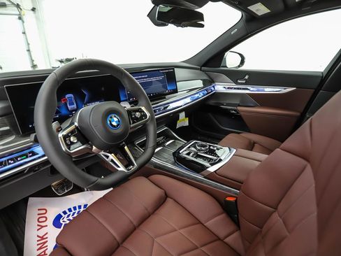 Used 2026 BMW 750e xDrive image 11