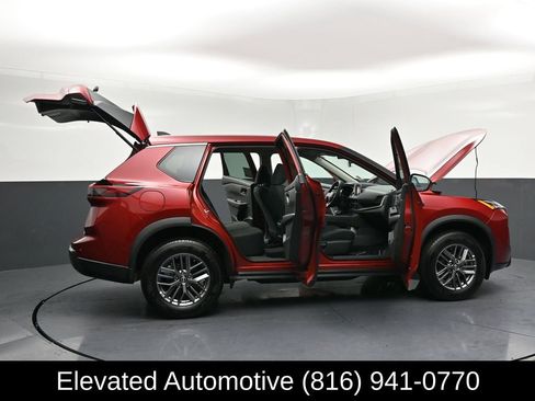 Used 2025 Nissan Rogue S AWD/4WD image 34