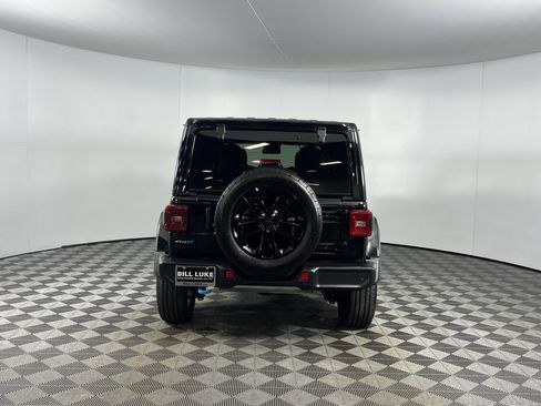 Used 2024 Jeep Wrangler Unlimited Sahara w/ Safety Group image 7