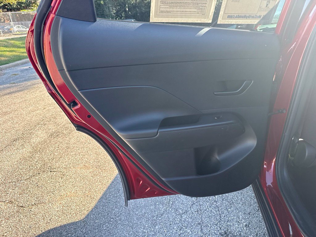 Used 2025 Hyundai Kona SEL AWD/4WD image 32