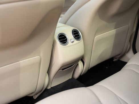 Used 2020 Mercedes-Benz GLC 300 4MATIC image 22