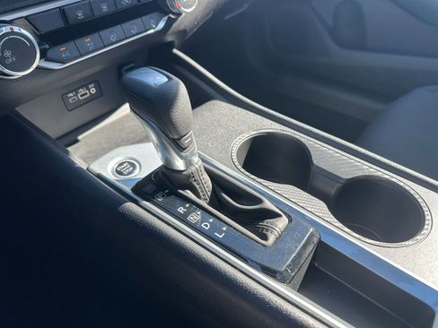 Used 2025 Nissan Altima 2.5 SV image 45