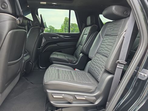 Used 2023 Cadillac Escalade V w/ LPO, ONYX Package AWD/4WD image 13