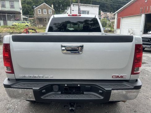 Used 2011 GMC Sierra 2500 SLE w/ SLE Preferred Package AWD/4WD image 9