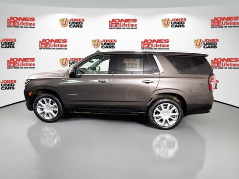 Used 2021 Chevrolet Tahoe High Country w/ Premium Package image 16