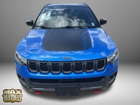 Used 2025 Jeep Compass Trailhawk AWD/4WD image 10