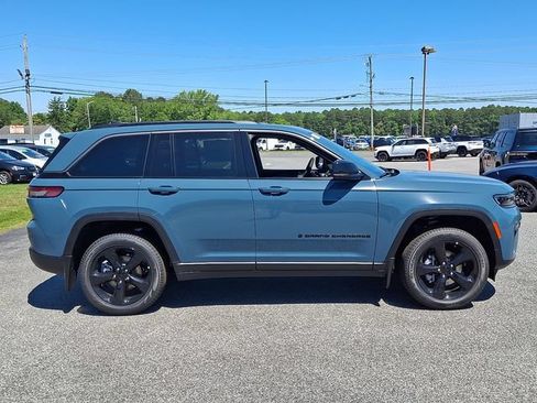 New 2026 Jeep Grand Cherokee Limited w/ Limited Altitude Package AWD/4WD image 5