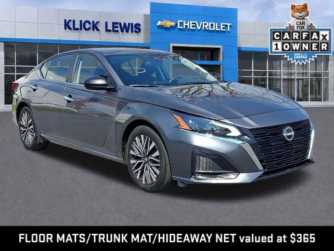 Used 2024 Nissan Altima 2.5 SV image 1