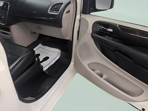 Used 2012 Chrysler Town & Country Touring w/ Entertainment Group #1 image 24