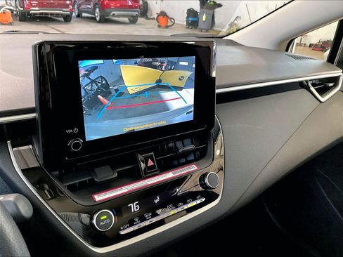 Used 2024 Toyota Corolla LE image 19
