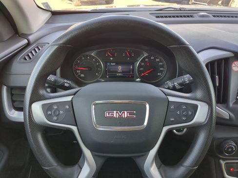 Used 2024 GMC Terrain SLE image 18