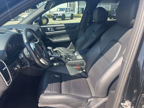 Used 2020 Porsche Cayenne S image 13