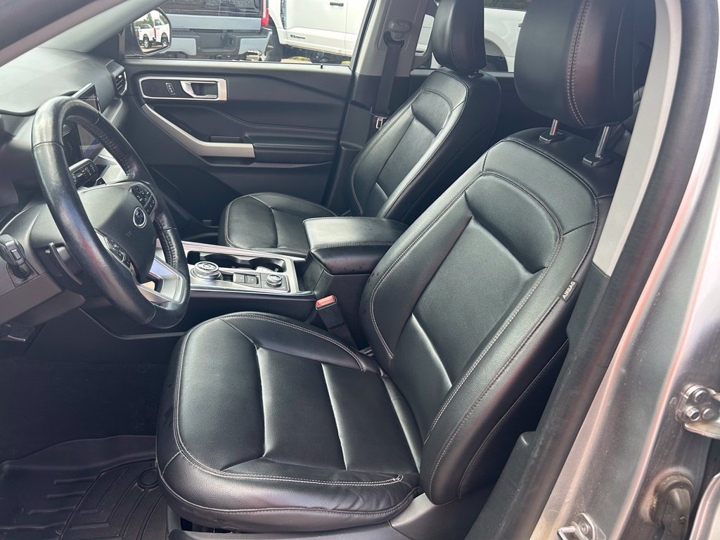 Used 2021 Ford Explorer XLT w/ Equipment Group 202A AWD/4WD image 10