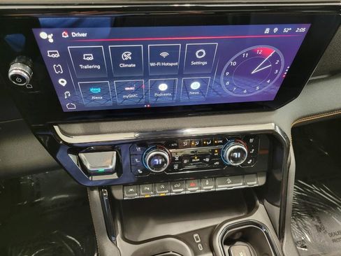 Used 2025 GMC Sierra 1500 AT4 w/ AT4 Preferred Package AWD/4WD image 16