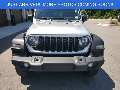 Used 2024 Jeep Wrangler Unlimited Sport AWD/4WD image 10