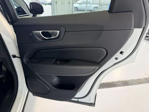 Used 2024 Volvo XC60 B5 Plus AWD/4WD image 18