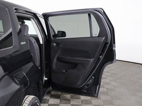 Used 2017 GMC Terrain SLE image 17