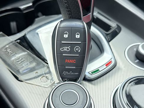Used 2024 Alfa Romeo Giulia Veloce AWD/4WD image 26