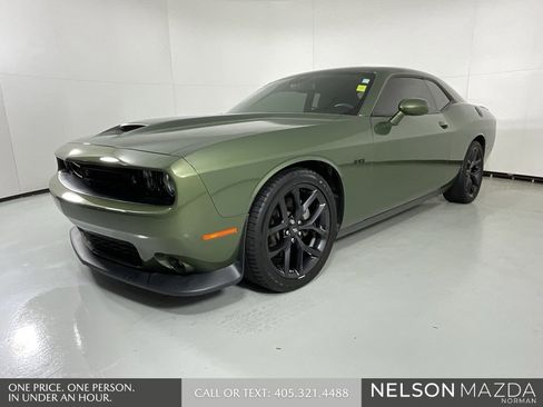 Used 2023 Dodge Challenger R/T w/ Plus Package image 4