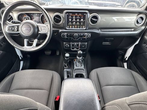 Used 2023 Jeep Wrangler Unlimited Sahara AWD/4WD image 20