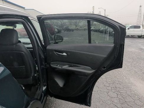 Used 2024 Cadillac XT4 Premium Luxury image 10