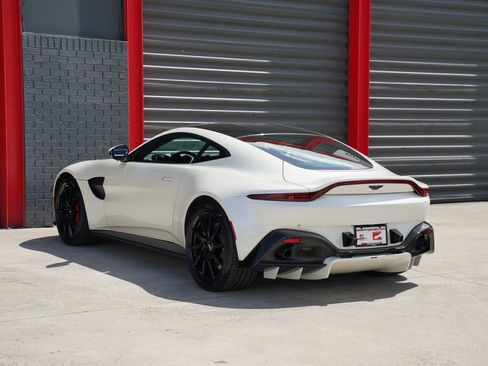 Used 2019 Aston Martin V8 Vantage Coupe image 7