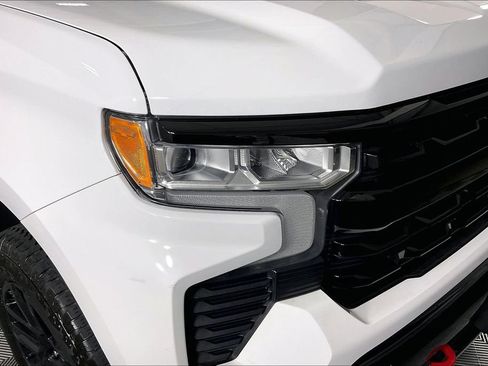 Used 2025 Chevrolet Silverado 1500 LT Trail Boss w/ Convenience Package II AWD/4WD image 39