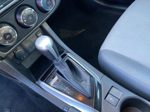 Used 2018 Toyota Corolla L image 15