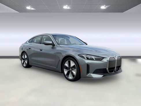 New 2026 BMW i4 eDrive40 w/ Premium Package RWD image 7