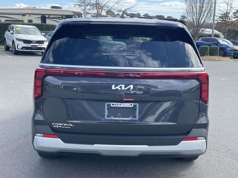 Certified 2026 Kia Carnival image 12