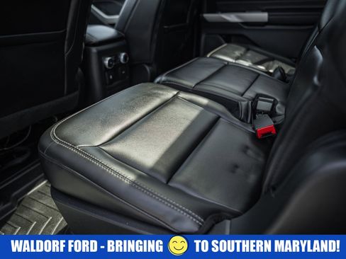 Used 2022 Ford Explorer XLT w/ Equipment Group 202A AWD/4WD image 37