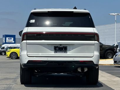 New 2027 Lincoln Navigator L Premier