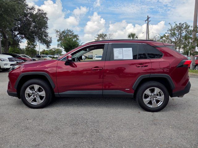 Used 2023 Toyota RAV4 LE AWD/4WD image 4
