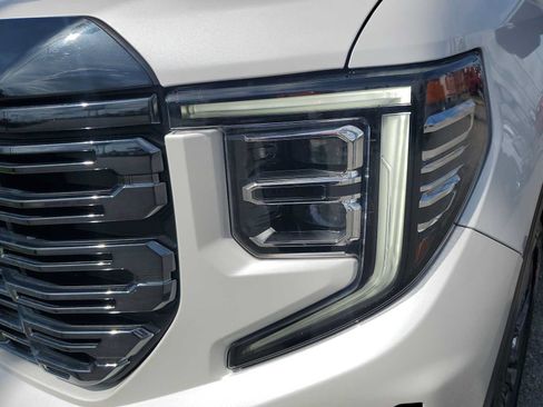 Used 2023 GMC Sierra 1500 Denali Ultimate AWD/4WD image 10