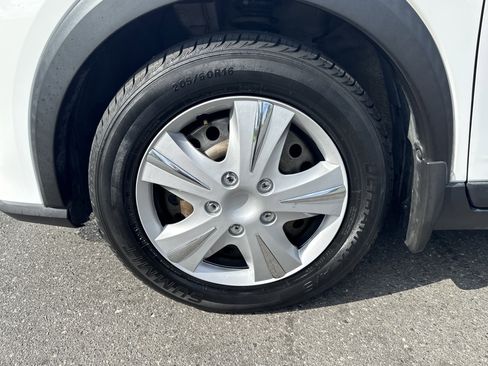 Used 2021 Nissan Kicks S FWD image 13