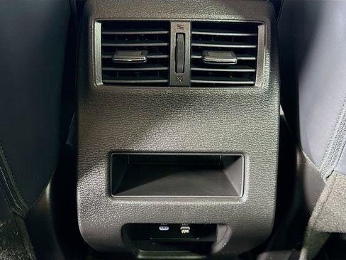 Used 2025 Mitsubishi Outlander SE image 26