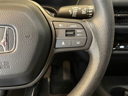 Used 2025 Honda HR-V LX image 12
