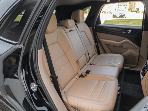 Used 2019 Porsche Cayenne AWD/4WD image 57