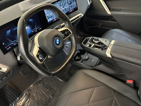 Used 2023 BMW iX xDrive50 w/ Sport Package image 4
