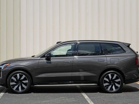 Used 2025 Volvo EX90 Ultra AWD/4WD image 49