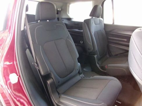 Used 2023 Jeep Grand Cherokee L Laredo image 18
